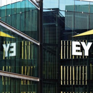 EY: Οι κίνδυνοι βιωσιμότητας προβληματίζουν τα νομικά τμήματα των επιχειρήσεων