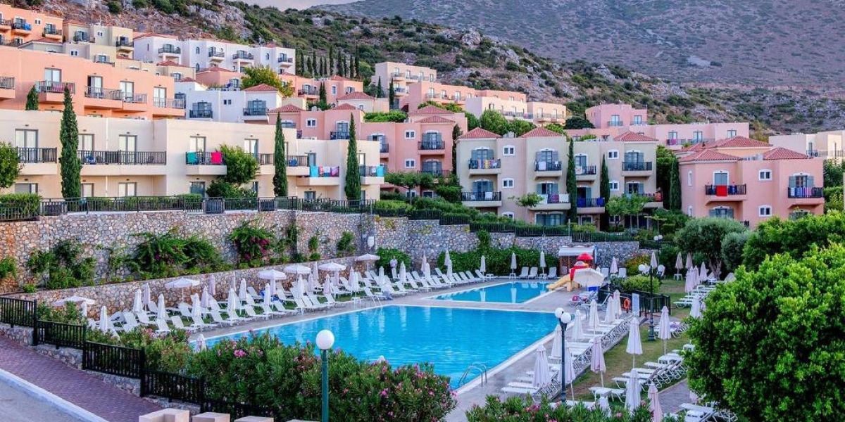 Το Village Resort & Waterpark αγόρασε η Cretan Investments