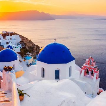 Η Alpha Bank χρηματοδοτεί τo Santorini Day Tours