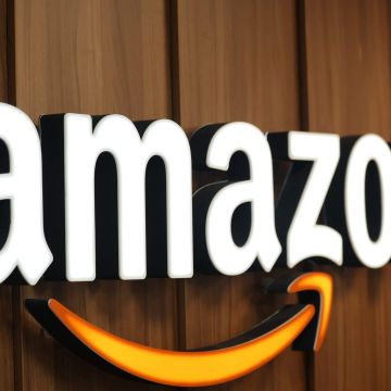 Πρόστιμο στην Amazon για παρακολούθηση εργαζομένων