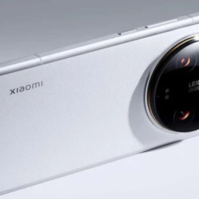 Το Xiaomi 14 Ultra ήρθε στην Ελλάδα