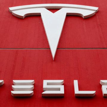 Η Tesla ανακαλεί 1,6 εκατ. οχήματα