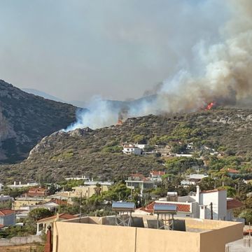 Πυρκαγιά στην Άνω Γλυφάδα<br>Ενεργοποιήθηκε η υπηρεσία Copernicus της Ευρωπαϊκής Ένωσης