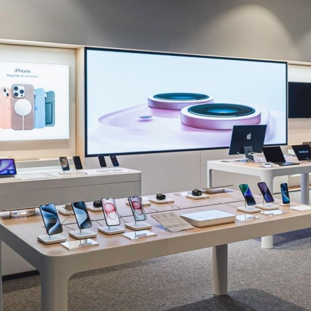 Άνοιξε νέο Apple Shop στο Σύνταγμα